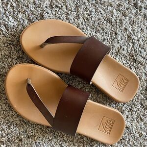 Reef sandals size 8 euc.